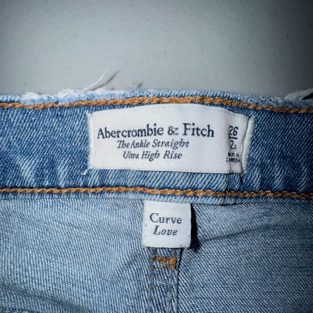Abercrombie & Fitch The Ankle Straight Ultra High Rise Curve Love Jeans 2s/26s